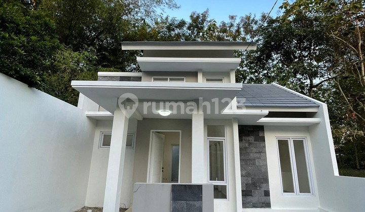 Rumah Baru Dengan Konsep Minimalis Di Daerah Sedayu. Rumah Baru Dengan Konsep Minimalis Di Daerah Sedayu.