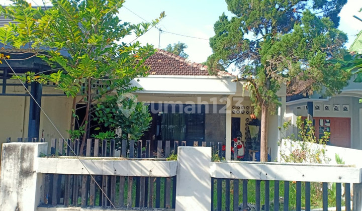 RUMAH 4 KAMAR DI TENGAH KOTA JOGJA MANTRIJERON. RUMAH 4 KAMAR DI TENGAH KOTA JOGJA MANTRIJERON.