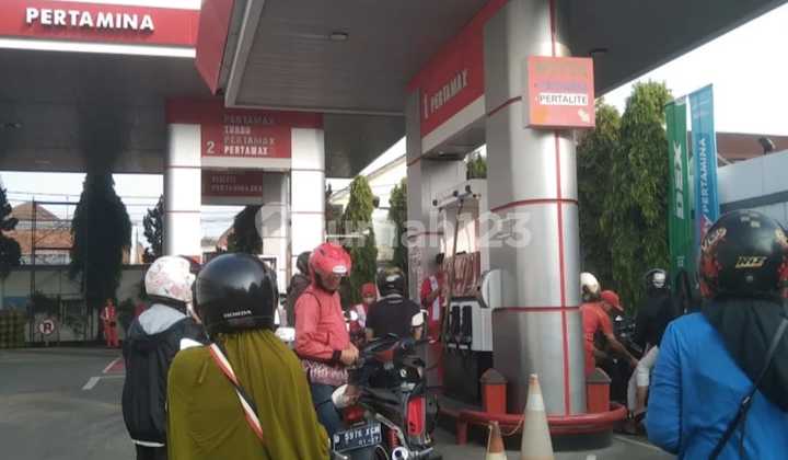 Strategic Gas Station in the Center of Bandung City