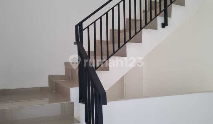 Strategic Ruko on Main Road, Ready to Occupy