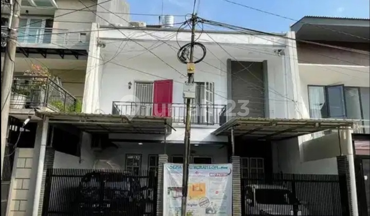 Big House, Beautiful Green Garden 2