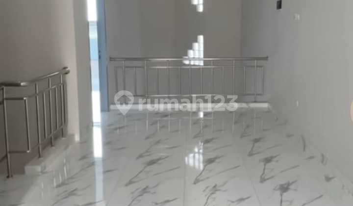 Fully Renovated House, Comfortable & Move-In Ready in Citra 1 2