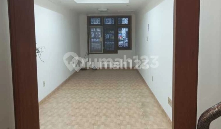 Rumah Mewah Semi Furnish dan Siap Huni 2