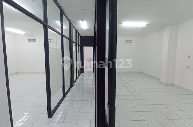 Rumah Cantik, Bersih Di Tomang Utara 2