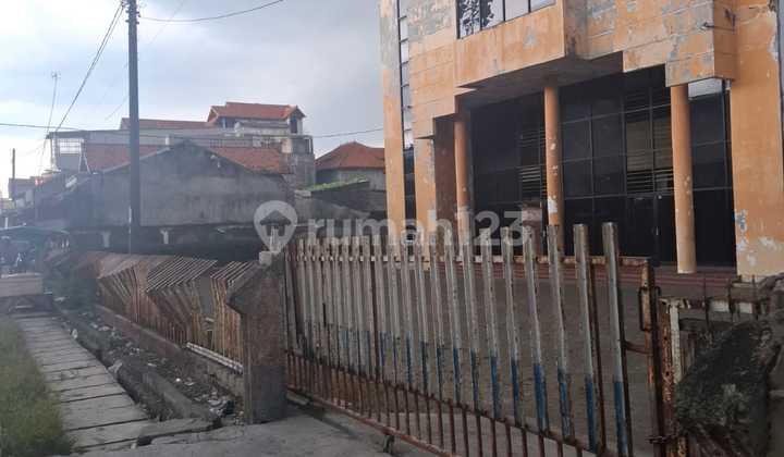 Ruko Luas di Jalan Raya & Siap Usaha 2