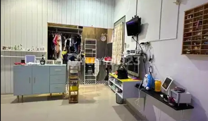 Rumah Besar, Cantik Nyaman Siap Huni di Green Garden