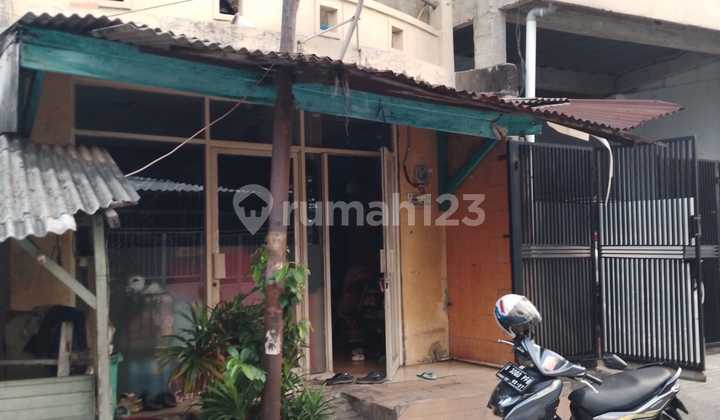 Rumah Besar Pasca Renovasi di Gunung Sahari Raya 2