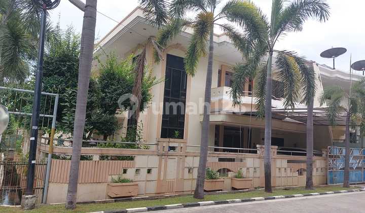 Rumah Mewah, Furnish & Posisi Hoek Rumah Mewah, Furnish & Posisi Hoek