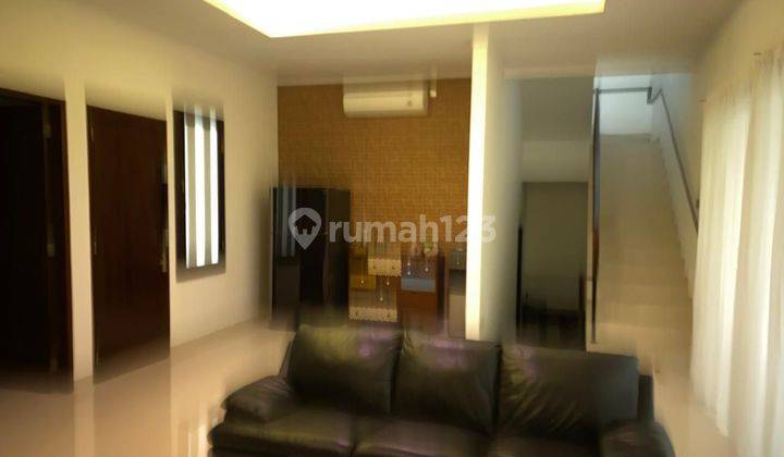 Rumah 2 Lantai Bagus Semi Furnish Di Kebayoran Bintaro Tangerang Selatan 2