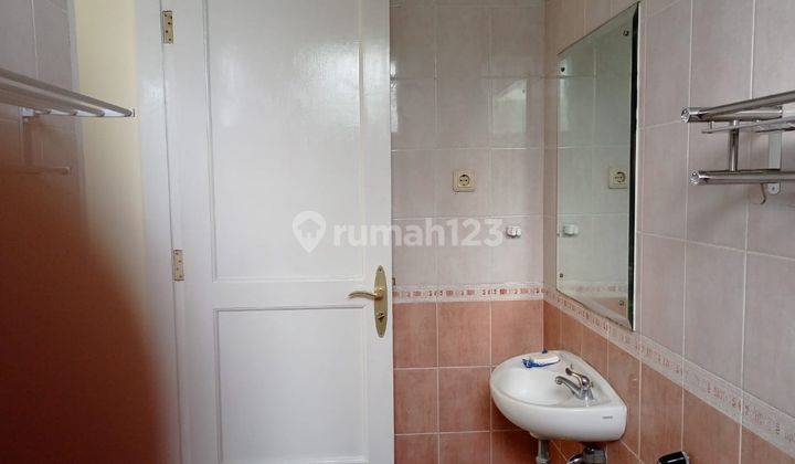 Disewakan Rumah De Latinos  13