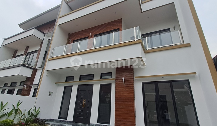 Rumah Brand New Siap Huni di Nusaloka