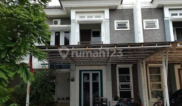 Rumah Bergaya Minimalist Modern Kluster Michelia di Gading Serpong.