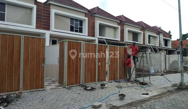 Rumah Siap Huni 700 jtan Surabaya Barat Wiyung ,Dekat RS Wiyung Sejahtera,Pakuwon, Unesa.