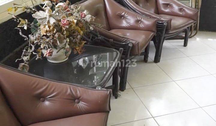 Dijual Rumah Tengah Kota di Wr Supratman, Surabaya 1