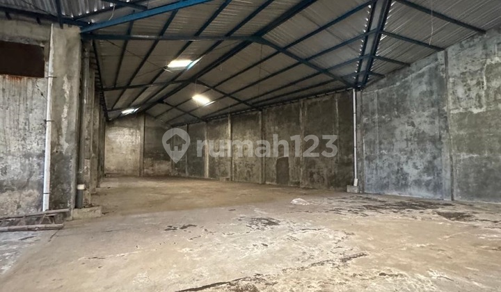 Warehouse at Zero Jemundo Main Road, Sidoarjo (AT)