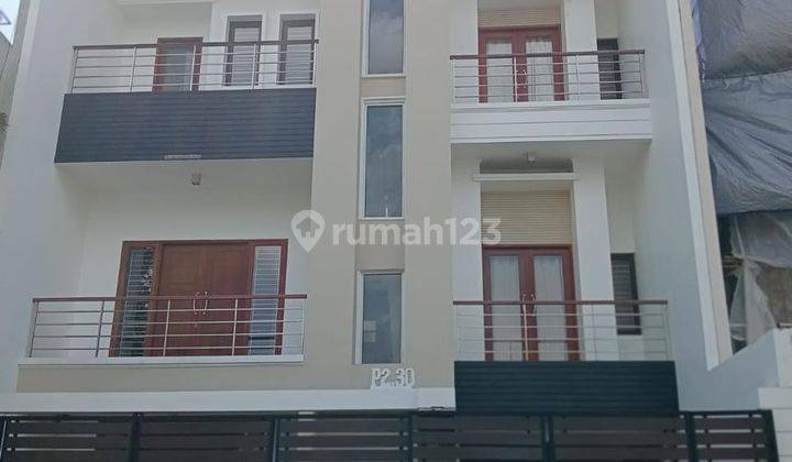 Dijual Rumah Full Furnish Di Permata Buana 3 Lantai 180m2  1