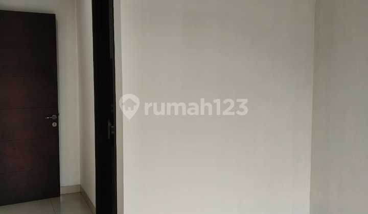 Green Lake City, 8x18, Sturdy Building, Ready to Occupy, Near Sportclub 2