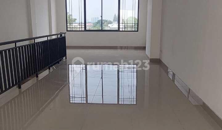 For Rent: Korean Town Shop House Facing the Road in Greenlake City, West Jakarta 2