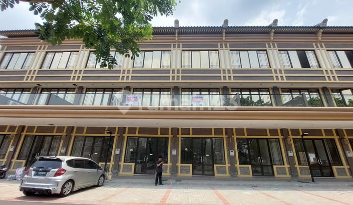 Ruko Korean Town Green Lake City, Hadap Boulevard Aktif, 3 Lantai