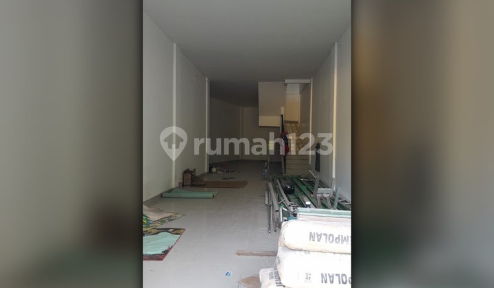 For Rent: 2-story shop house on Jalan Perjuangan, Bekasi City For Rent: 2-story shop house on Jalan Perjuangan, Bekasi City