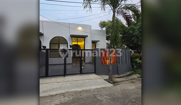 Dijual Rumah Minimalis Bebas Banjir ada Laundry Room di Mustikajaya Bekasi