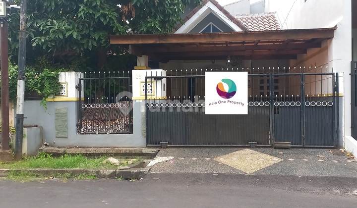 For sale cheap 1½ story house in Duta Harapan, North Bekasi. For sale cheap 1½ story house in Duta Harapan, North Bekasi.