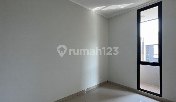 For Sale Fast! Ready-to-Occupy House in Magenta Cluster Summarecon Bekasi - Premium Environment 2