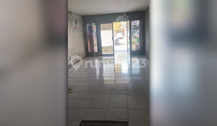 Ruko Siap Pakai di Jababeka - 2 Lantai | bisa Jual / Sewa | Lokasi Ramai