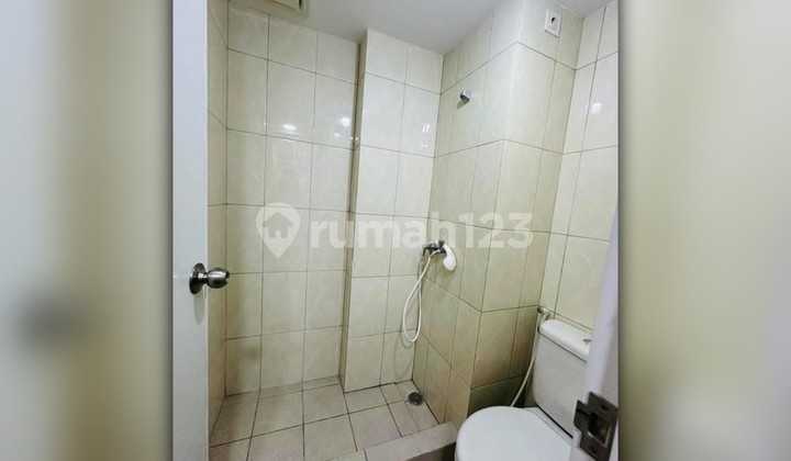 Studio Furnished Springlake Summarecon Bekasi - Pool View, Land Area 28 | 255 Million 2