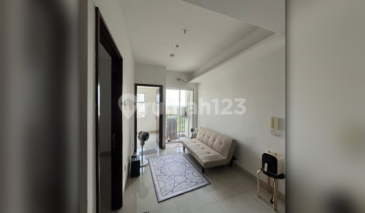 For Rent Apartment Thamrin District 2BR - Pool View, Furnished, South Bekasi For Rent Apartment Thamrin District 2BR - Pool View, Furnished, South Bekasi