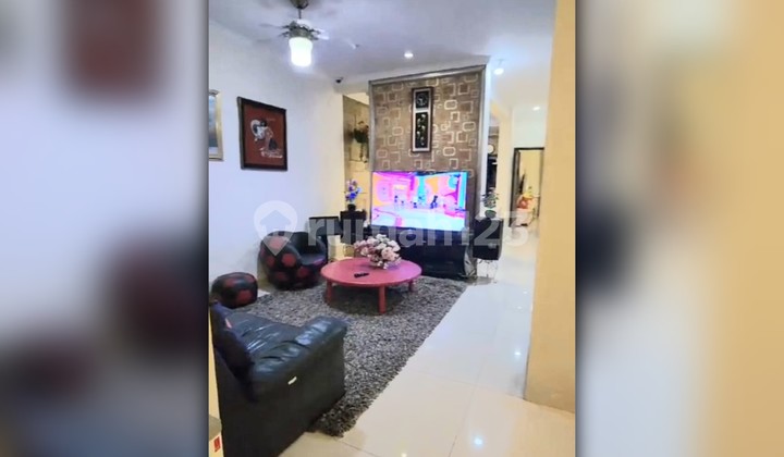 Dijual Rumah Modern 2 Lt Furnished Banyak Bonusnya di Cibinong, Bogor 2