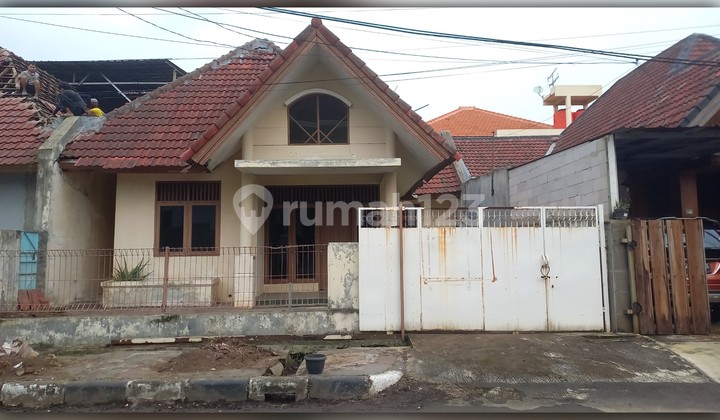 Hitung Tanah! Dijual Rumah Jalan Utama Prima Harapan Regency - 160M² Hitung Tanah! Dijual Rumah Jalan Utama Prima Harapan Regency - 160M²