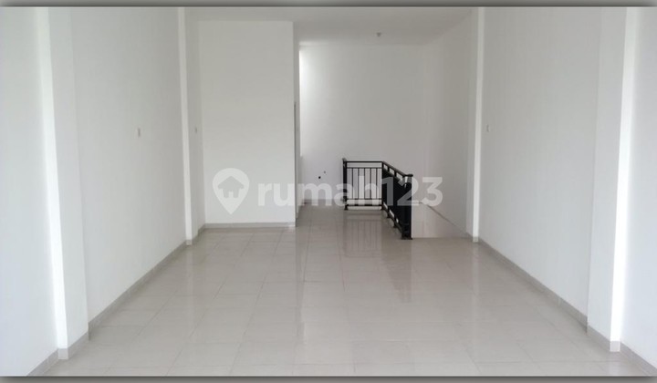 For Rent: 2-Storey Strategic Shop House, Spacious Parking, Price 50 Million 2