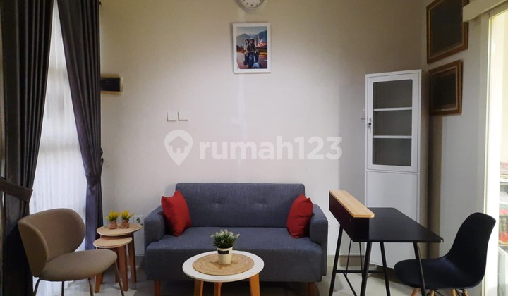 Rumah 2 Lantai SHM di La Monte Aviolo Grand Wisata - Semi Furnish, Hadap Selatan