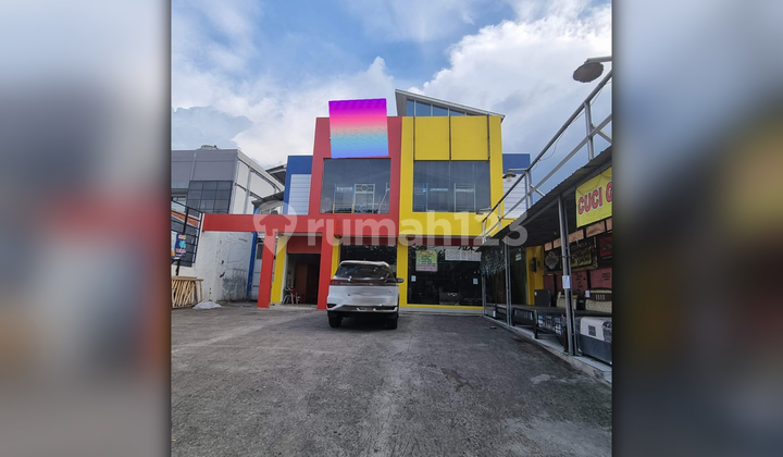 North Bekasi Strategic Business Building - 2 Floors, Spacious Parking, Ready for Use