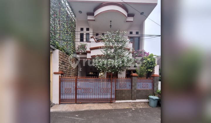House for Sale in Radio Dalam, South Jakarta