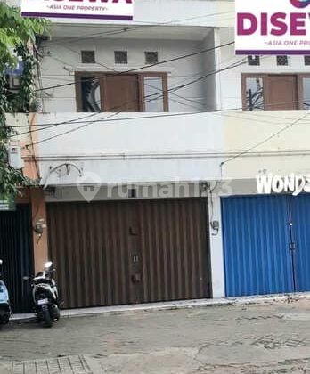 Disewakan Ruko 2,5 Lantai Strategis di Pondok Kelapa, Jaktim 1