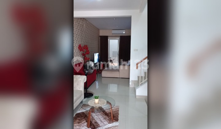 Rumah Mewah Siap Huni Hook di Harapan Indah - Depan Taman, Bebas Banjir!