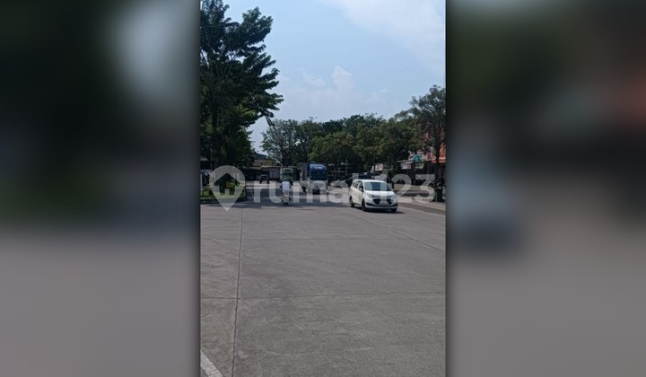 Ready-to-Use Ruko in Jababeka - 2 Floors | For Sale / Rent | Busy Location 2