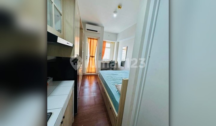 Studio Furnished Springlake Summarecon Bekasi - View Pool, LT 28 | 255 Juta