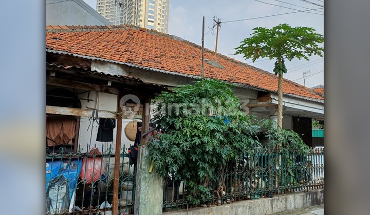 For Sale Old Land Value House in Tanjung Duren, West Jakarta For Sale Old Land Value House in Tanjung Duren, West Jakarta