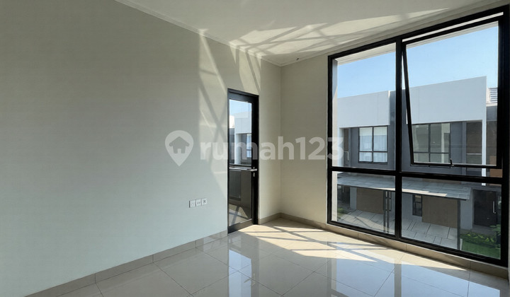 Dijual Cepat! Rumah Siap Huni di Cluster Magenta Summarecon Bekasi - Lingkungan Premium