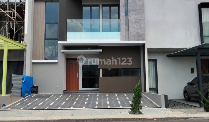 Rumah baru bagus minimalis lokasi komersial di Singasana Heaven Timur kota Bandung 1