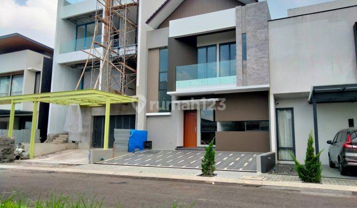 Rumah baru bagus minimalis lokasi komersial di Singasana Heaven Timur kota Bandung 2