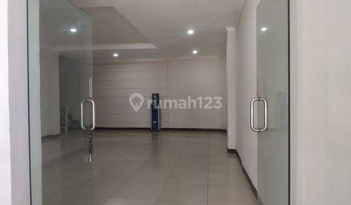 Rumah 3 lantai surya sumantri mainroad cocok untuk usaha Bandung 1