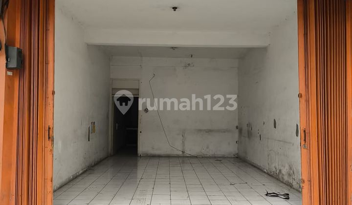 For Rent: Main Road Shop House 1.5 Floors, Elang Raya.