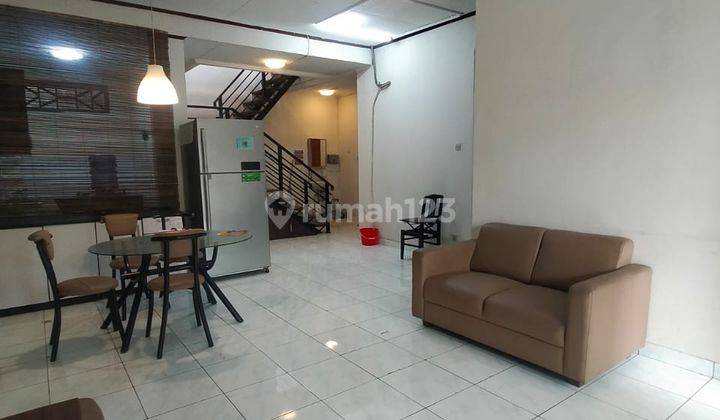 Disewakan Rumah Kembar Mas Timur Strategis Full Furnished 2