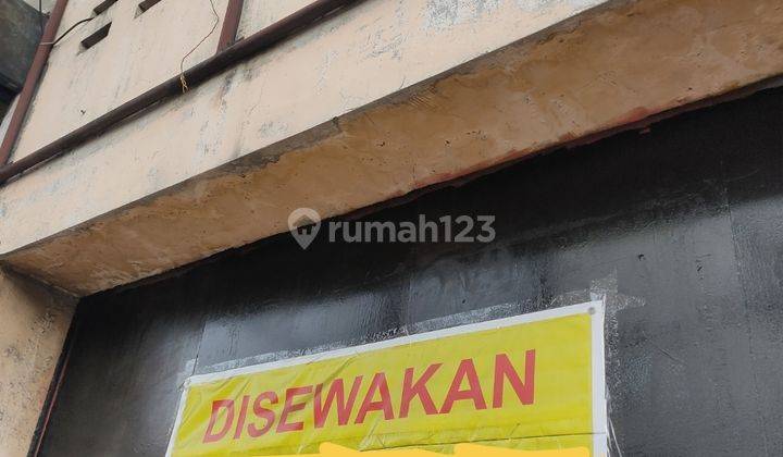 Sewa Ruko Otto Iskandar Dinata Bangunan Luas di Jalan Utama  1