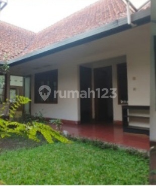 Strategic Dago Wing House, Suitable for Opening a Cafe or Office Business.