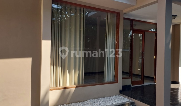 For Rent: Room Suitable for Office, Business, Shipping, etc. Central Bandung City. For Rent: Room Suitable for Office, Business, Shipping, etc. Central Bandung City.